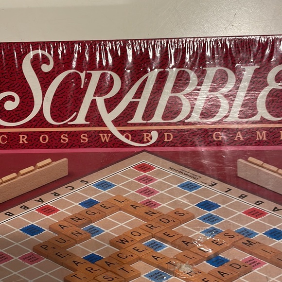 NEW 1989 Vintage Scrabble Crossword Board Game Milton Bradley Original Plastic - Picture 2 of 4